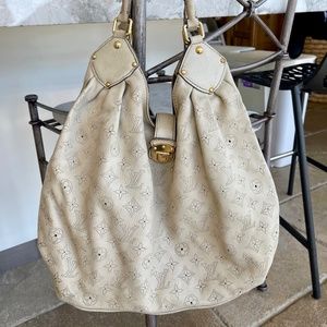 LV Louis Vuitton Monogram Mahina XL Ivory (Gris) Shoulder Bag 100% Authentic